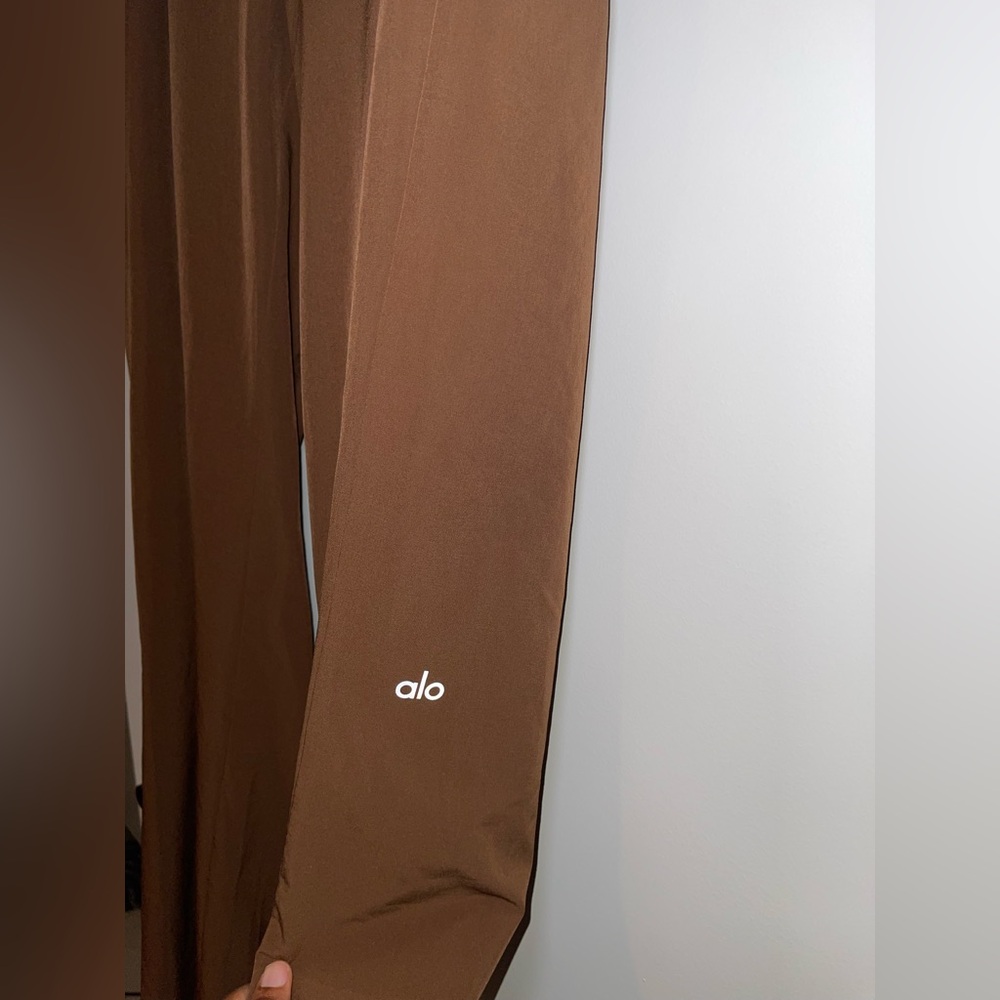 ALO Yoga Women's Brown Relaxed Pleated Dress Pants size Large / 12 US - Picture 5 of 12